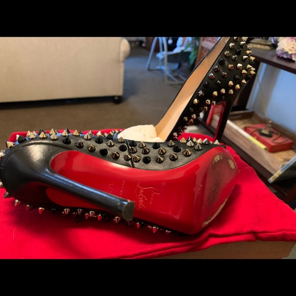 Christian Louboutin women heels - Picture 3 of 8